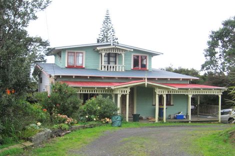 Photo of property in 70 Victory Road, Laingholm, Auckland, 0604