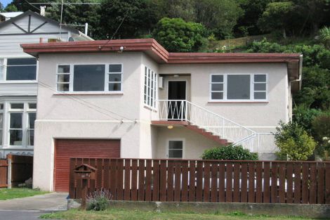 Photo of property in 30 Severn Street, Island Bay, Wellington, 6023