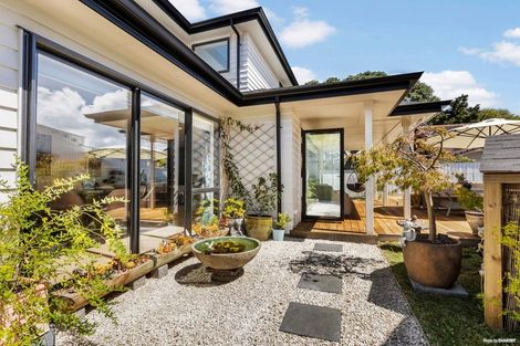 Photo of property in 492 Beach Road, Murrays Bay, Auckland, 0630