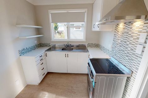 Photo of property in 8 Viscount Place, West End, Palmerston North, 4412