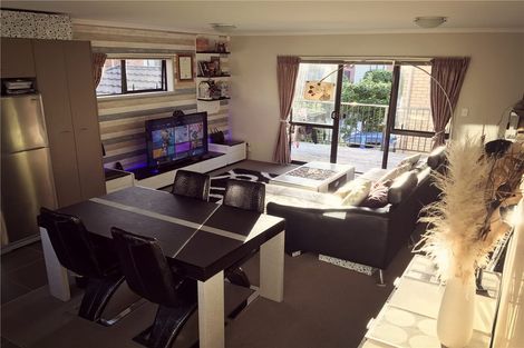 Photo of property in St Claire Village, 9/172 Mcleod Road, Te Atatu South, Auckland, 0610