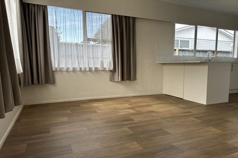 Photo of property in 12 Halberg Street, Papakura, 2110