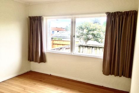 Photo of property in 136 Onewa Road, Northcote, Auckland, 0627