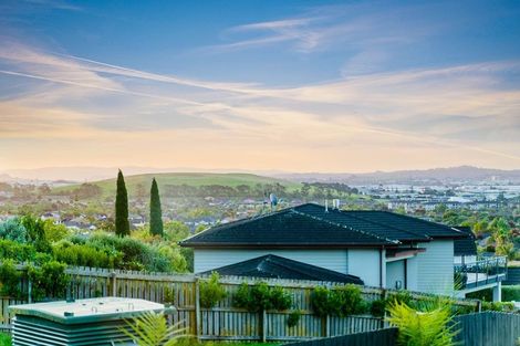 Photo of property in 31 Dunvegan Rise, East Tamaki Heights, Auckland, 2016