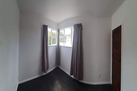 Photo of property in 106 Moorefield Road, Johnsonville, Wellington, 6037