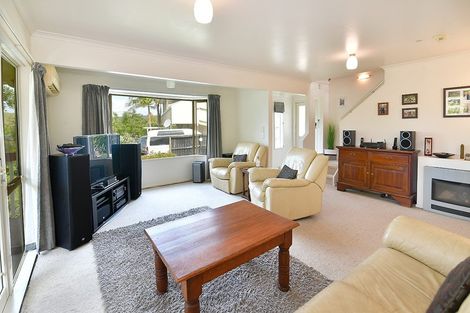 Photo of property in 7 Amberly Rise, Helensville, 0800