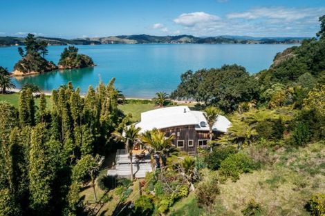 Photo of property in 92 Cowes Bay Road, Waiheke Island, 1971
