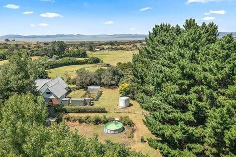 Photo of property in 1556 South Head Road, South Head, Helensville, 0874