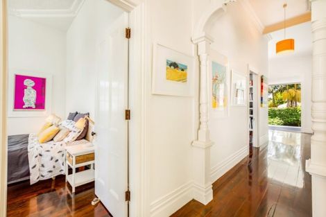 Photo of property in 44 Kiwi Road, Stanley Point, Auckland, 0624