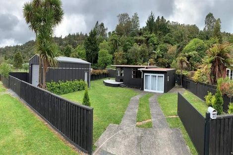 Photo of property in 22 Tombleson Road, Lake Rotoma, Rotorua, 3074