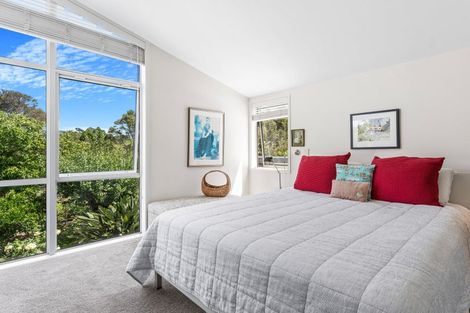 Photo of property in 9 Grand View Road, Leigh, 0985