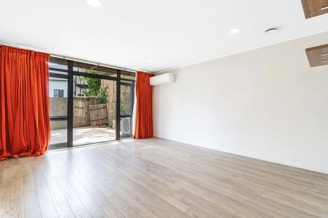 Photo of property in 2/30b Verbena Road, Birkdale, Auckland, 0626