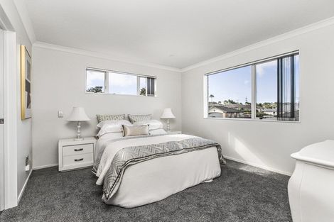 Photo of property in 2 Senator Drive, Manurewa, Auckland, 2105