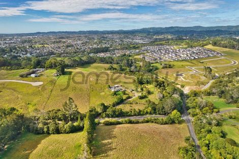 Photo of property in 136 Chamberlain Road, Massey, Auckland, 0614