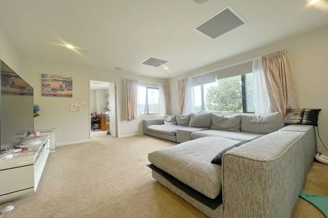 Photo of property in 10 Bounty Road, Long Bay, Auckland, 0630