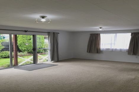 Photo of property in 38b Palmer Crescent, Silverstream, Upper Hutt, 5019