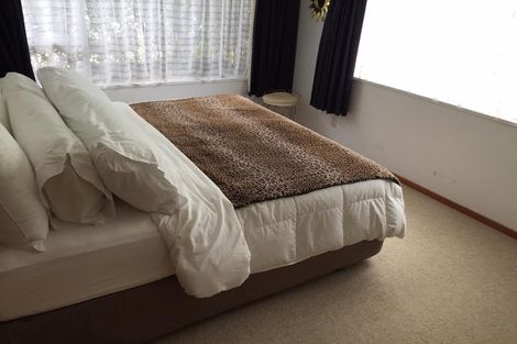 Photo of property in 18 Grenada Avenue, Forrest Hill, Auckland, 0620