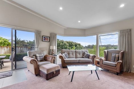 Photo of property in 14 Charlotte Way, Raumati South, Paraparaumu, 5032