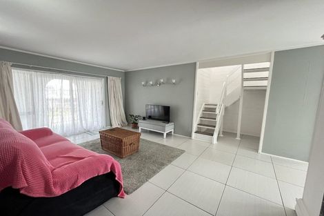 Photo of property in 1/8 Wood Street, Papakura, 2110