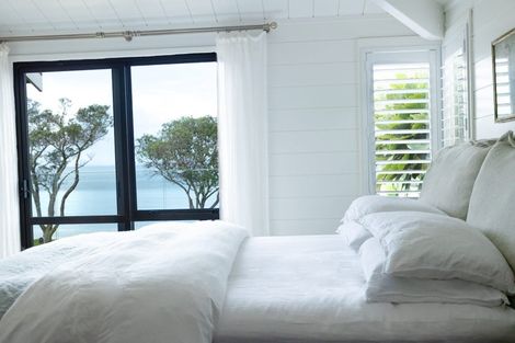 Photo of property in 18 Matakatia Parade, Matakatia, Whangaparaoa, 0930