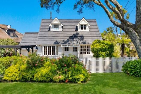 Photo of property in 41 Montgomery Avenue, Rothesay Bay, Auckland, 0630