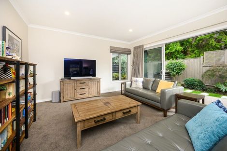 Photo of property in 5 Heritage Place, Terrace End, Palmerston North, 4410