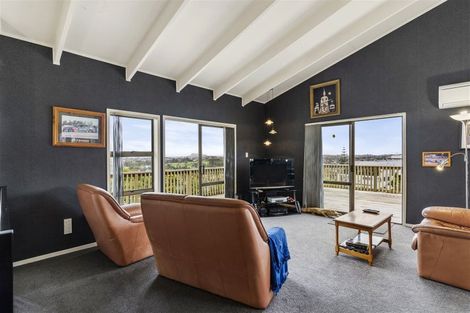 Photo of property in 1/15 Gwenand Place, Botany Downs, Auckland, 2010