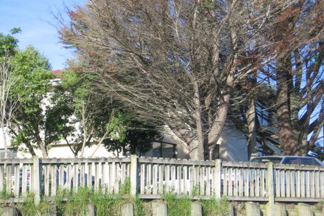 Photo of property in 14 Medallion Drive, Oteha, Auckland, 0632