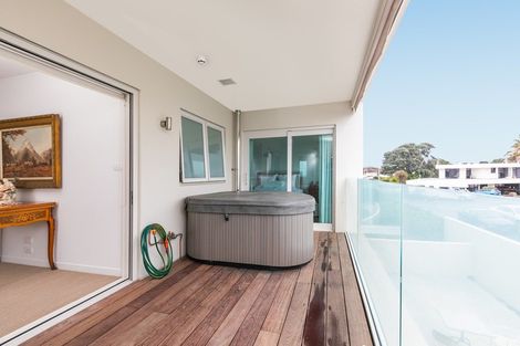 Photo of property in 1/154 Marine Parade, Mount Maunganui, 3116