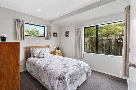 Photo of property in 6 Gee Street, Tawa, Wellington, 5028