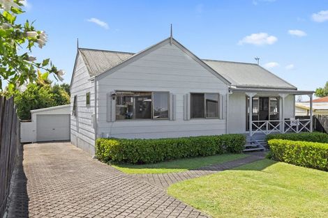 Photo of property in 3 Iris Place, Clendon Park, Auckland, 2103