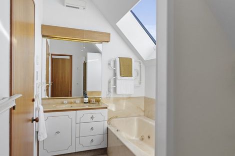 Photo of property in 7 Kiteroa Place, Cashmere, Christchurch, 8022