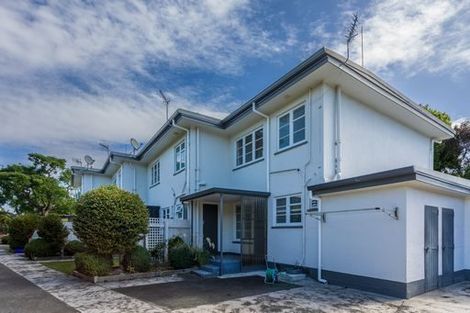 Photo of property in 33 Pahiatua Street, Hokowhitu, Palmerston North, 4410