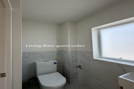 Photo of property in 15a Blenheim Street, Glenfield, Auckland, 0629