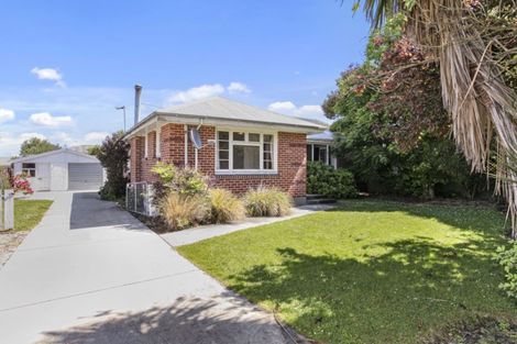 Photo of property in 84 Winters Road, Redwood, Christchurch, 8051