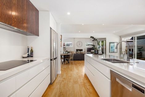 Photo of property in 18 Colin Grove, Hutt Central, Lower Hutt, 5010