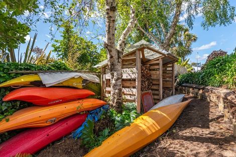 Photo of property in 38 Hicks Crescent, Waikanae Beach, Waikanae, 5036