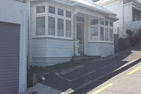 Photo of property in 5 Brown Street, Mount Cook, Wellington, 6021