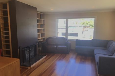 Photo of property in 60 Taylor Terrace, Tawa, Wellington, 5028