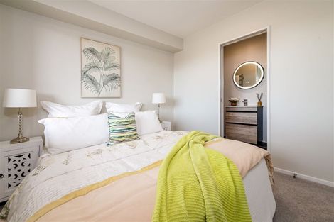 Photo of property in 2/644 Te Atatu Road, Te Atatu Peninsula, Auckland, 0610