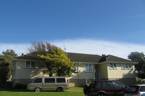 Photo of property in 16a-b D'urville Street, Cannons Creek, Porirua, 5024