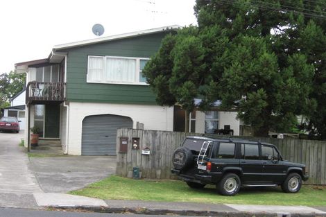 Photo of property in 2/210 Sunnynook Road, Totara Vale, Auckland, 0627