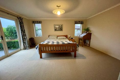 Photo of property in 10 Gibbston Close, Huntington, Hamilton, 3210