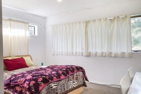 Photo of property in 58 Easton Park Parade, Glenfield, Auckland, 0629