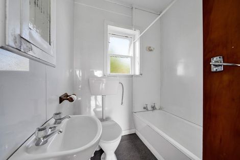 Photo of property in 40-42 Dixon Avenue, Hawera, 4610