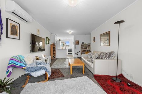 Photo of property in 5/13 Seabrook Avenue, New Lynn, Auckland, 0600