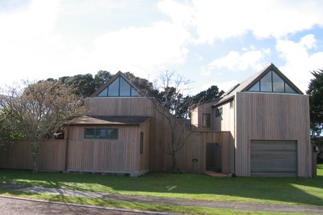 Photo of property in 2 Courtney Close, Pauanui, Hikuai, 3579