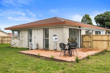 Photo of property in 2/60 Cherry Road, Bucklands Beach, Auckland, 2014