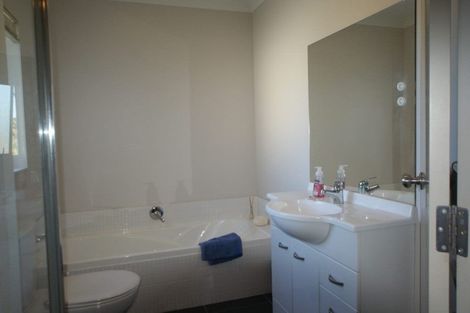 Photo of property in 18a Boyd Avenue, Mangere Bridge, Auckland, 2022