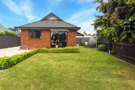 Photo of property in 2/41 Beauford Place, Parklands, Christchurch, 8083